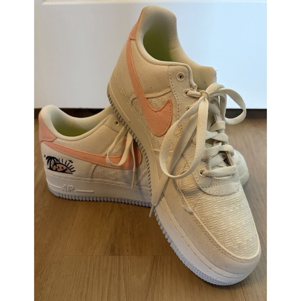 Nike Air Force 1 Low '07 SE Women 10 White Pale Pink Swoosh DJ9944 100 Sun Club